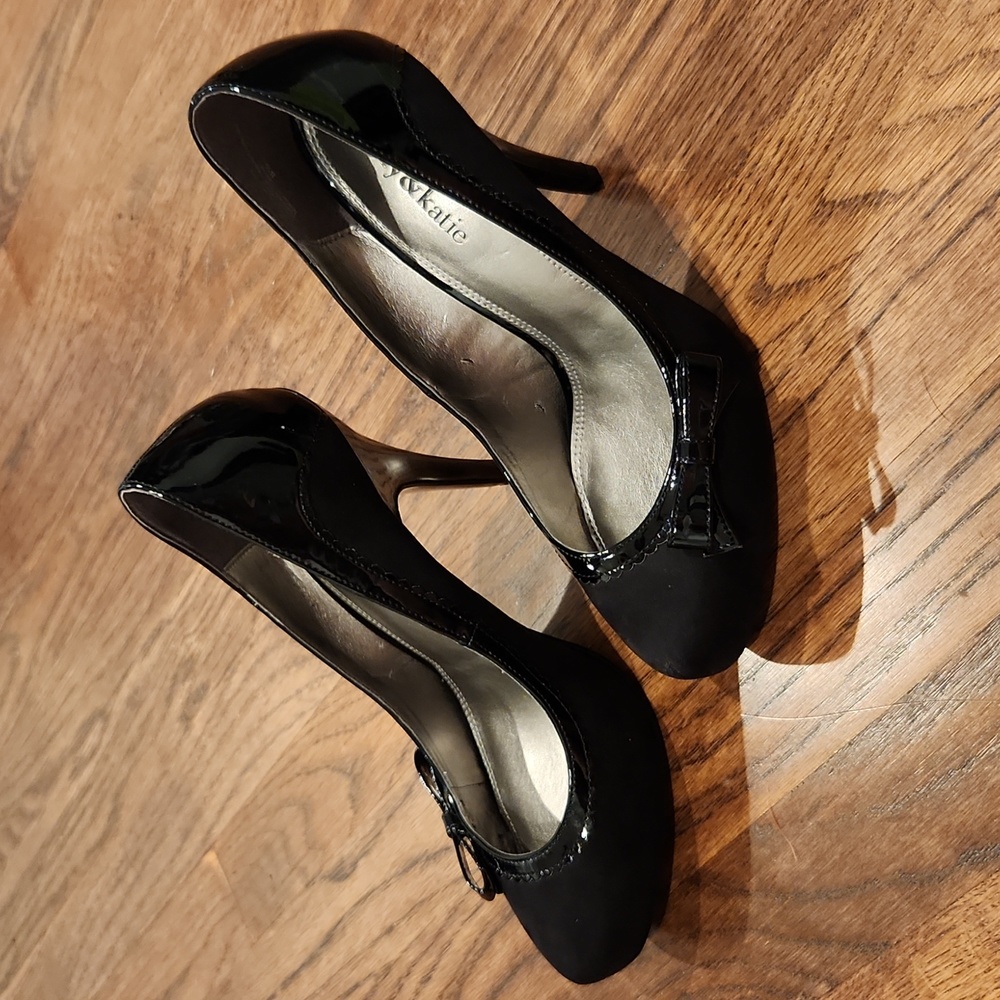 Kelly&Katie Heel